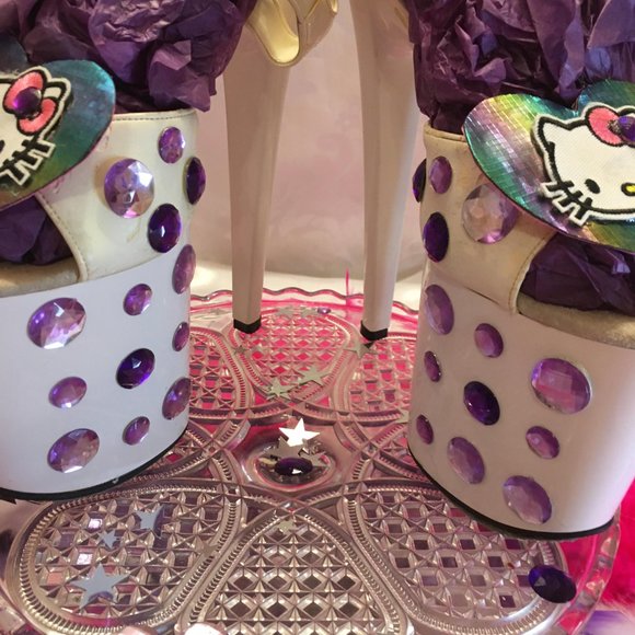 AMAZING vintage sky high platforms with hello kitty and crystal details! - Picture 15 of 16